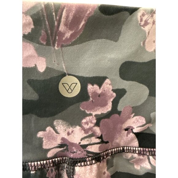 Livi Active Floral Camo Capri Leggings Lane Bryant poly/spandex Size 14/16 EUC - Picture 5 of 7